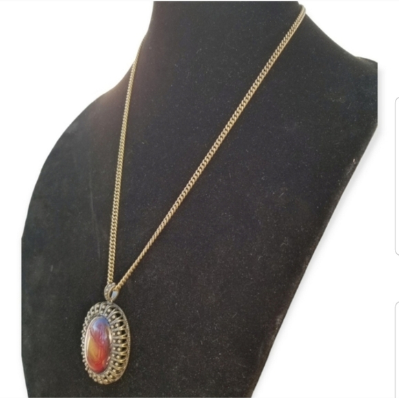 NANCY & RISE ANTIQUED BRASS & RED CABACHON VICTORIAN REVIVAL PENDANT NECKLACE - Picture 2 of 5